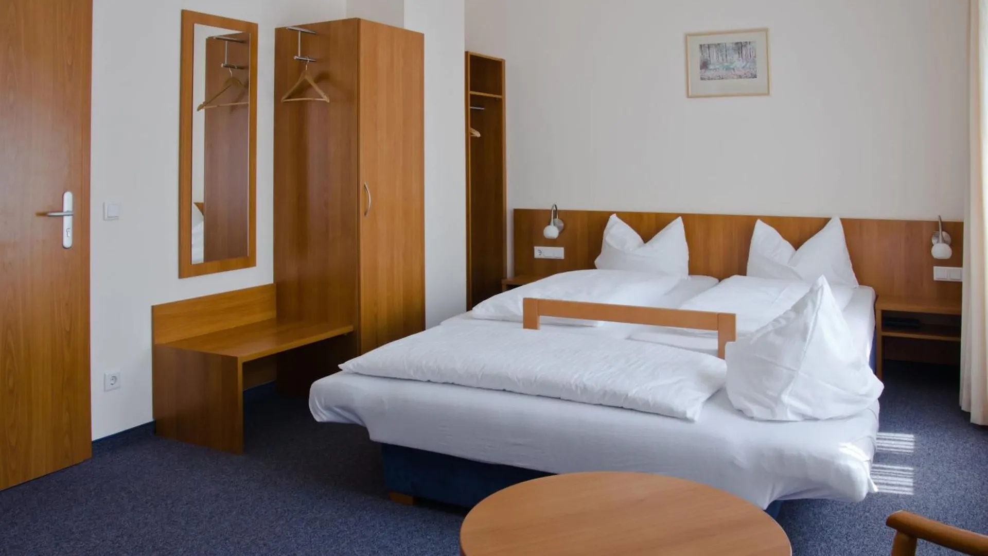 Gastehaus Zur Kurve Hotel Zirndorf