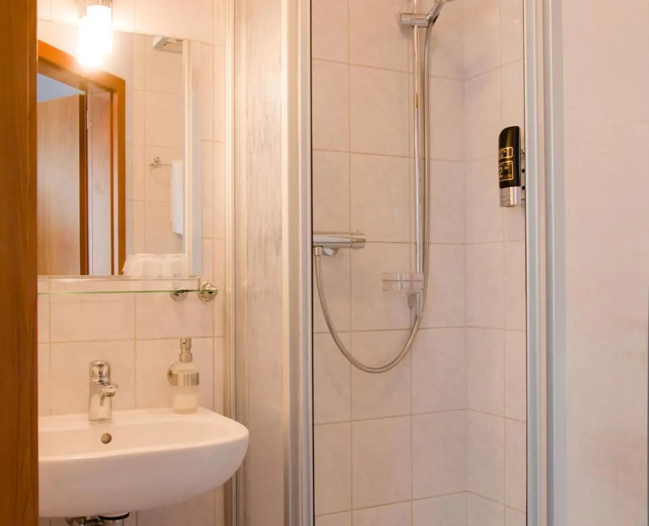 Gastehaus Zur Kurve Hotel Zirndorf 2*,  Germany