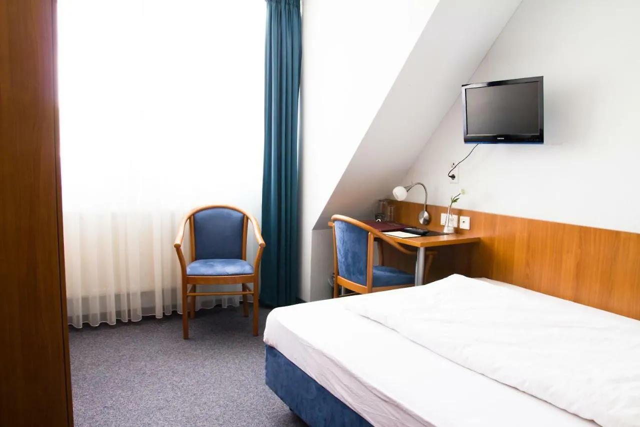 Gastehaus Zur Kurve Hotel Zirndorf